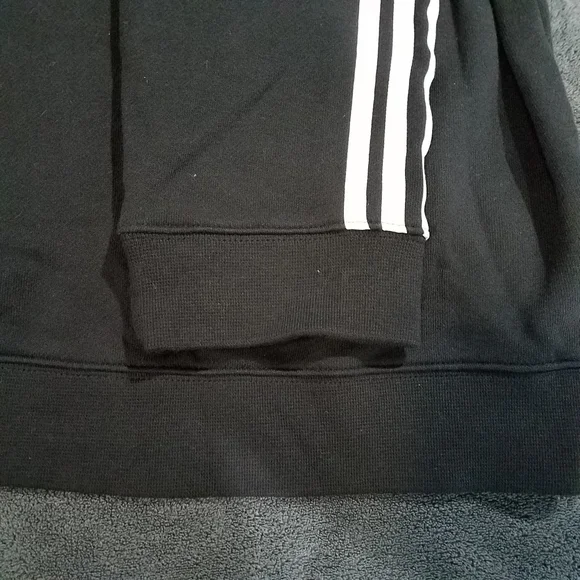 Adidas Cropped Hoodie CR4766 Black Noir Sweatshirt  Size XL NEW - Picture 10 of 11